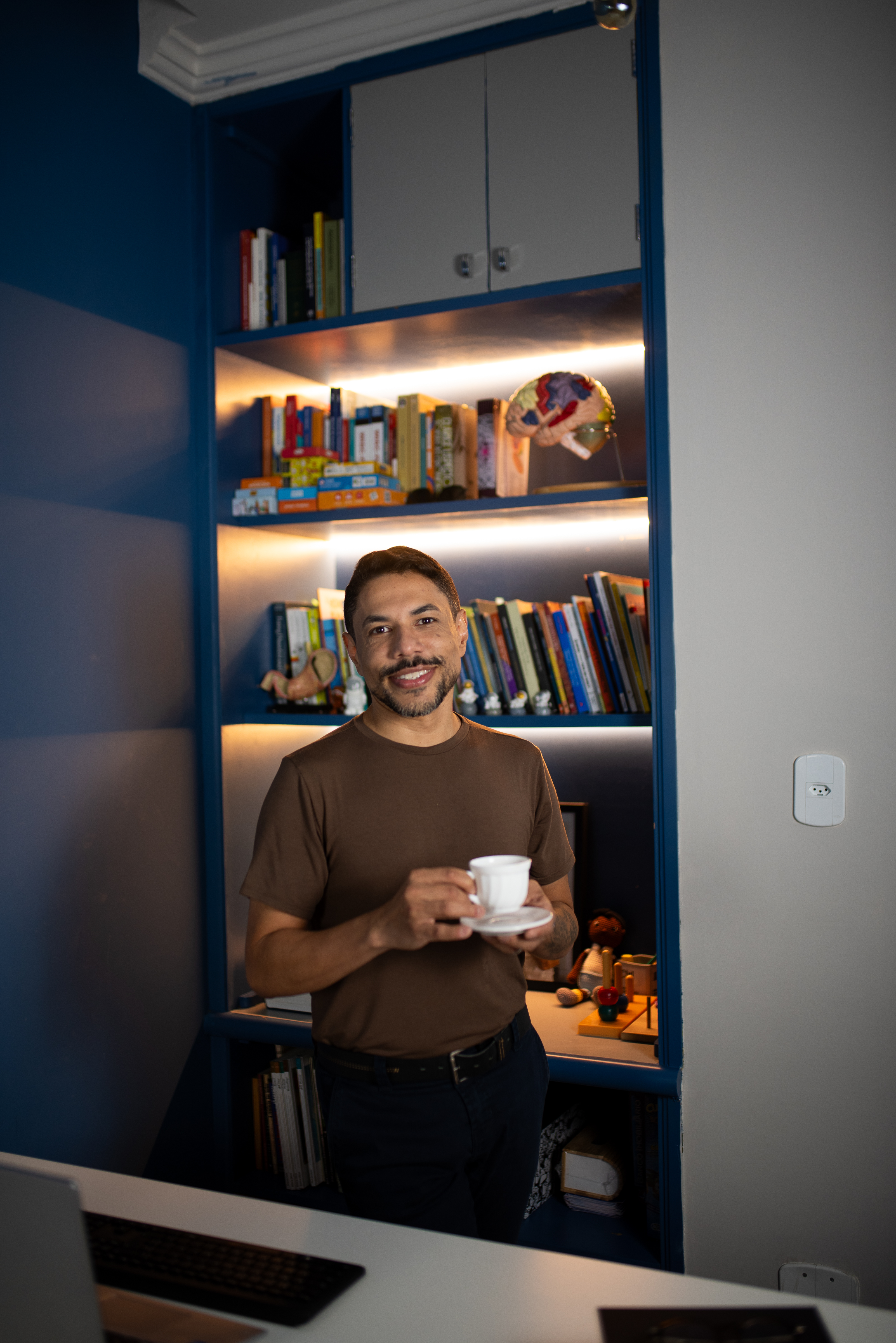 André Gonçalves em ambiente de estudo